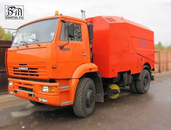 Подметально-уборочная машина КО-326-02 Подметально-уборочная машина КО-326-02
