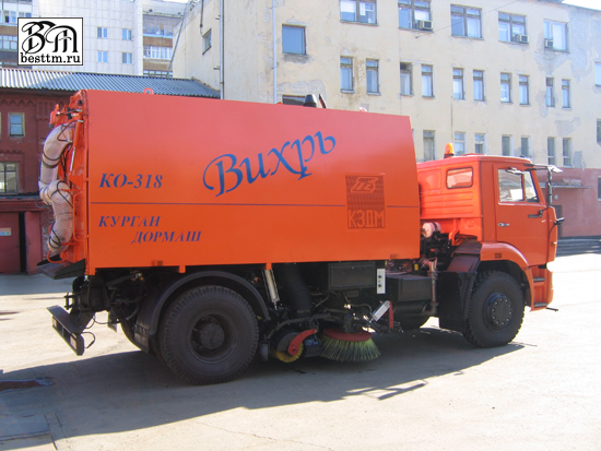 Вакуумная подметально-уборочная машина КО-318Д ( Вакуумная подметально-уборочная машина КО-318Д (