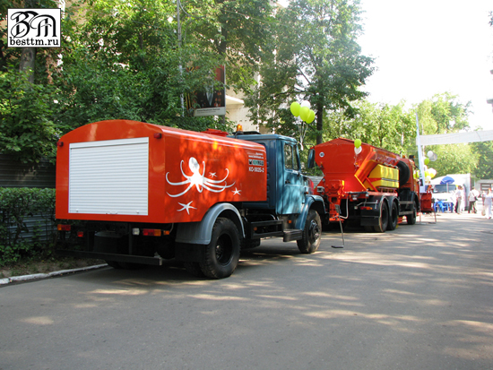 Каналопромывочная машина КО-502Б-2 Каналопромывочная машина КО-502Б-2