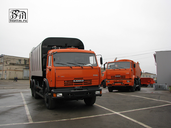 Мусоровоз с задней загрузкой КО-440R1 Мусоровоз с задней загрузкой КО-440R1